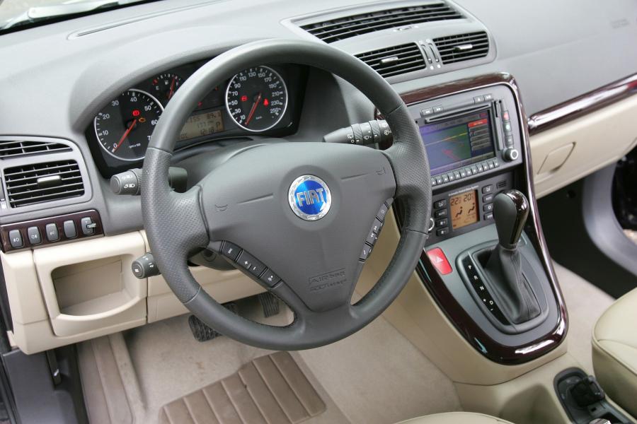  Fiat Croma Station Wagon 2009 года  (фото 11 из 106)